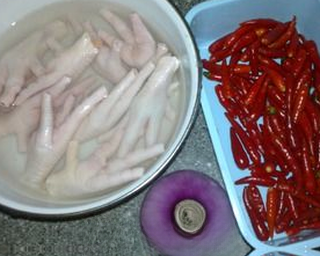 Pickled chicken feet