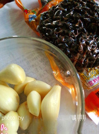 Easy to Make: Garlic and Fermented Black Bean Chili Sauce