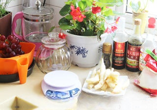 Flower and Fruit Sweet and Sour Ginger