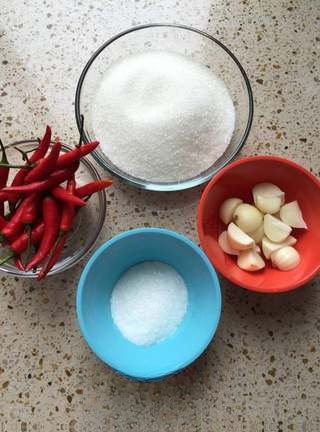 Homemade Tangy Quick Pickles