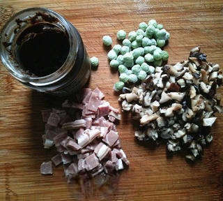 Homemade Spicy Ham and Shiitake Mushroom Sauce