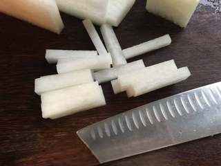 Pickled Chili Radish Strips