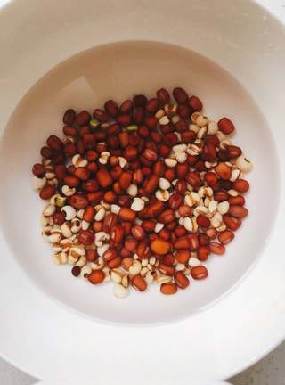 Job's tears and red bean soup