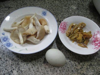 Pickled Mustard Stem Shredded Mushrooms and Duck Egg Soup