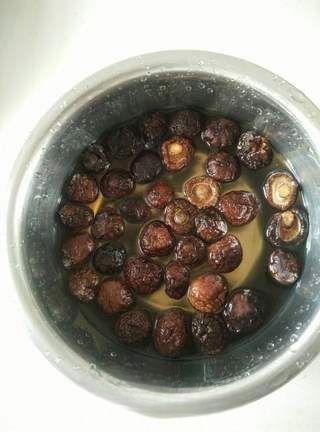 Exclusive Old Hen and Shiitake Mushroom Soup