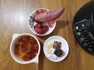 Peach Gum, Sweet Potato, and Red Date Dessert Soup