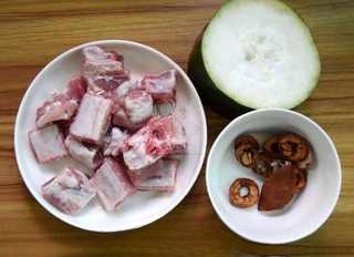 Hawthorn, Dried Tangerine Peel, Winter Melon, and Pork Rib Soup