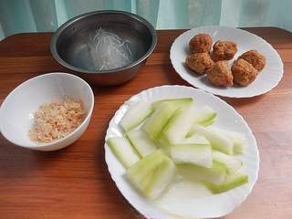Winter Melon and Meatball Vermicelli Soup