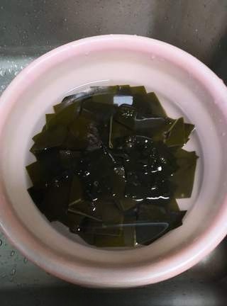 Exclusive Walnut Flower and Seaweed Stewed Pig Trotters