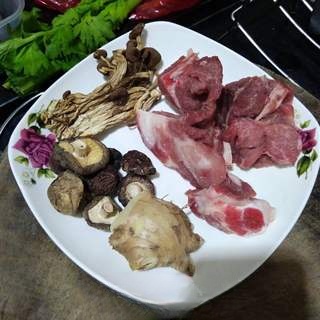 Exclusive Double Mushroom Fan Bone Soup