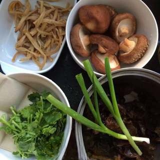 Exclusive Shiitake Mushroom and Yellow Flower Bean Dry Soup
