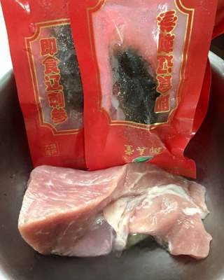 Exclusive Minced Meat and Sea Cucumber Tomato Soup