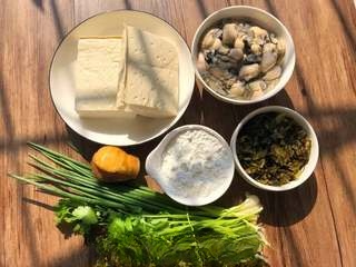 Pickled Cabbage, Oyster, and Tofu Soup