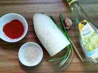 Hot and Sour Shredded Radish
