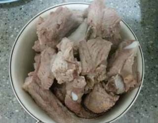 Pork Rib Soup with Pepper Roots
