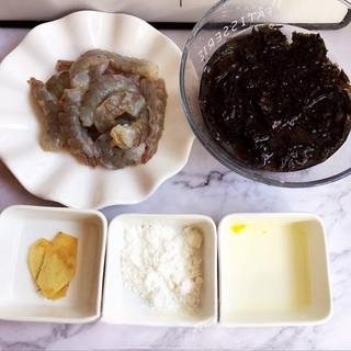 Seaweed and Shrimp Ball Soup