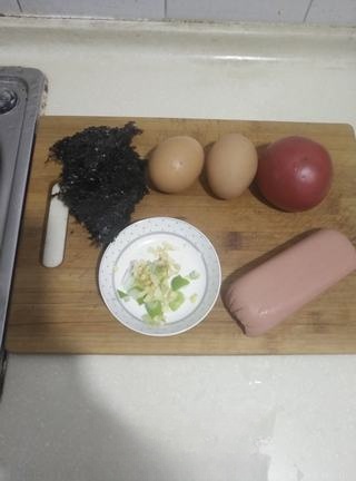 Seaweed, Ham, and Egg Soup
