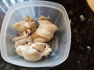 Motherwort Chicken Drumstick Soup