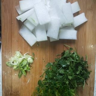 Winter Melon and Cilantro Quick-Boiled Meatballs