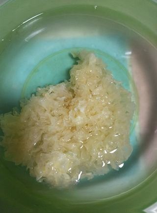 Rock Sugar White Fungus and Snow Pear Soup