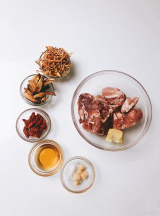 Cordyceps Flower and Pork Bone Soup