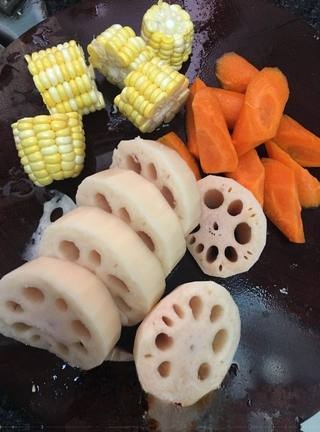 Exclusive Lotus Root, Corn, and Carrot Stewed Pork Rib Soup
