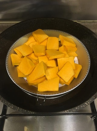 Pumpkin Glutinous Rice Balls in Fermented Rice Wine