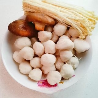 Enoki Mushroom and Fish Ball Soup