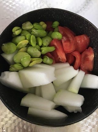 Tomato, Winter Melon, and Broad Bean Paste Soup