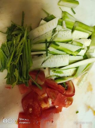 Exclusive Bean Sprout and Loofah Soup