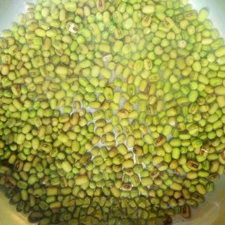 Pumpkin and mung bean soup