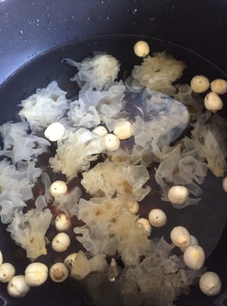 Exclusive White Fungus and Lotus Seed Soup
