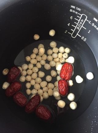 Exclusive Lotus Seed Sweet Soup