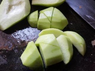 Wood Ear and Chayote Soup
