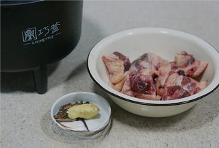 Steamed Duck Soup with Cordyceps