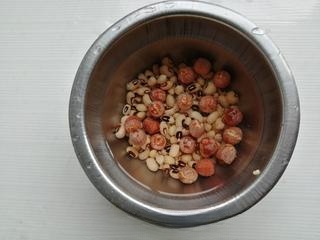 Papaya and Lotus Seed Carp Soup