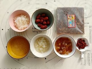 Peach Gum, Soapberry Seed, Snow Swallow Dessert Soup