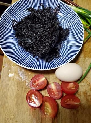 Cherry Tomato, Seaweed, and Egg Soup