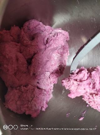 Exclusive Dragon Fruit and Red Bean Paste Bread