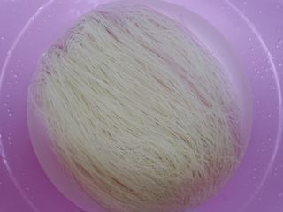 Enoki Mushroom and Egg Boiled Rice Noodles