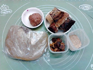Dried Apricot and Cured Meat Mooncake First Release