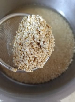 Exclusive Low-Fat Nutritious Quinoa Egg Pancake