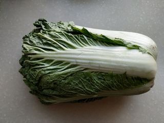 Don't throw away the Chinese cabbage stems anymore. Use them to wrap Chinese cabbage, vermicelli, and meat buns. They are tender and delicious.