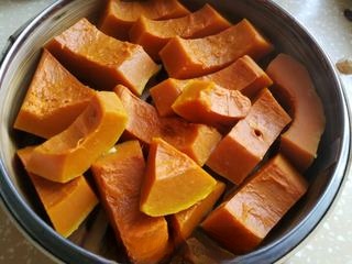 Exclusive Pumpkin Fat Oil Steamed Bun