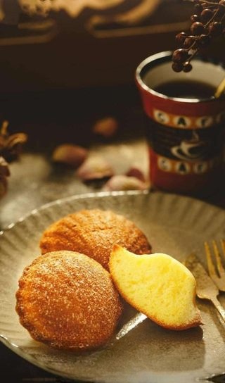 Madeleine cake