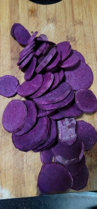 Exclusive Purple Sweet Potato and Lotus Leaf Cake