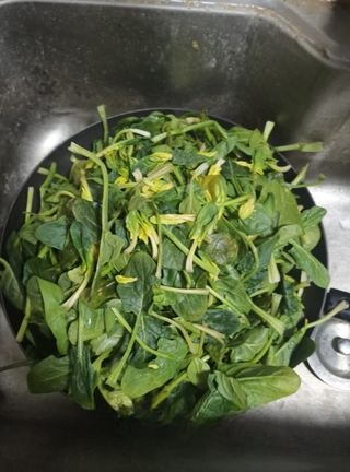 Mixed spinach