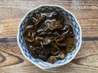 Enoki Mushrooms and Wood Ear Mixed with Broccoli Exclusive