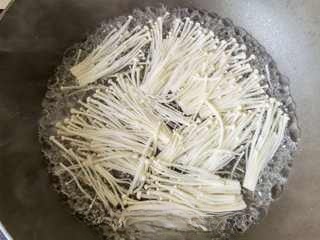 Garlic Paste Mixed with Enoki Mushrooms Exclusive