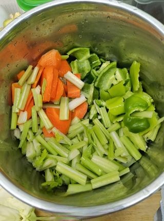 Perfect side dishes for meals, oily pickled vegetables, mixed Chinese cabbage, mixed cabbage, soy sauce cabbage